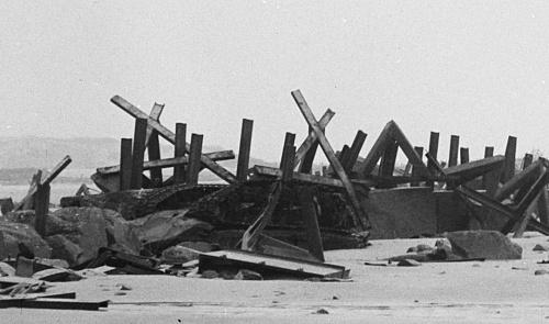 Click image for larger version
Name: Weasel Westkapelle shoreline.jpg
Views: 3
Size: 124.3 KB
ID: 110345