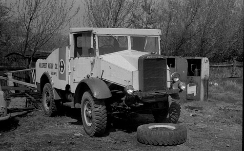 morris c8 GS made in 1944 used by garage front (2) (2018_01_13 18_51_57 UTC).jpg