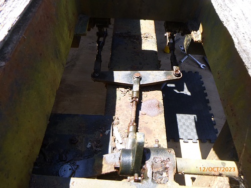 Click image for larger version

Name:	LRT Part of the hand brake linkage a 10 2023.JPG
Views:	1
Size:	609.0 KB
ID:	136162