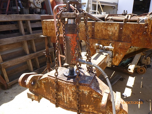 Click image for larger version

Name:	LRT Remove steering pin pressing the pin 10 2023.JPG
Views:	1
Size:	614.0 KB
ID:	136195