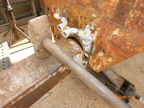Click image for larger version

Name:	LRT Front axle trunion front bush removal  10 2023.JPG
Views:	0
Size:	634.5 KB
ID:	136377