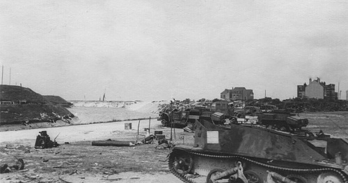 Click image for larger version

Name:	dunkirk bj and carrier Photo 1.jpg
Views:	3
Size:	130.9 KB
ID:	138494