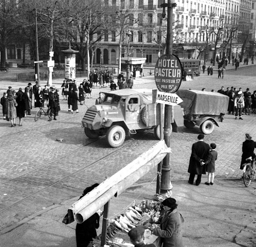 Click image for larger version
Name: PA-142073_Feb13-1945.jpg
Views: 2
Size: 125.2 KB
ID: 138571