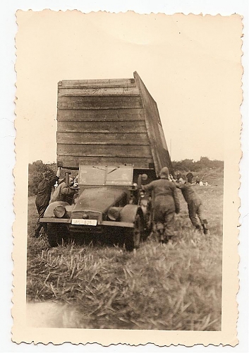 Click image for larger version

Name:	ww2 german moving house.jpg
Views:	220
Size:	88.3 KB
ID:	19767