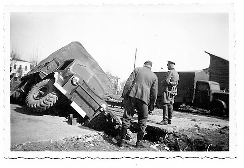 Click image for larger version

Name:	bedford in a hole.jpg
Views:	212
Size:	55.7 KB
ID:	19784