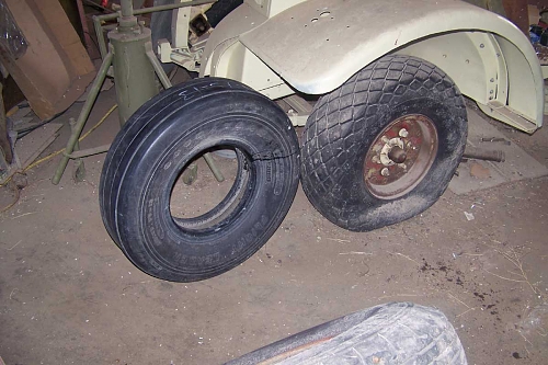 aircraft tires.jpg