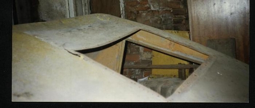 Click image for larger version

Name:	BARN FIND ROOF NEEDS WORK I GUESS.jpg
Views:	51
Size:	22.1 KB
ID:	26726