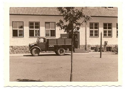 Click image for larger version

Name:	bedford oy.jpg
Views:	36
Size:	58.5 KB
ID:	36981