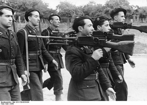 Bundesarchiv-Milice1944-BrenMk1m.jpg