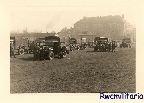 Click image for larger version

Name:	rwcmilitaria 196_006.jpg
Views:	38
Size:	55.2 KB
ID:	39463