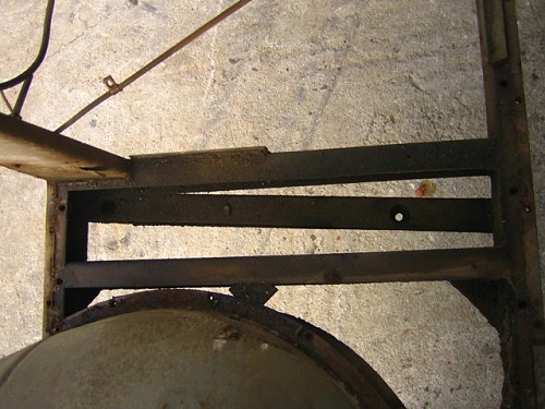 Click image for larger version
Name: BODY_floor boards bolts_3_23-11-2011rsz.jpg
Views: 49
Size: 119.0 KB
ID: 45282