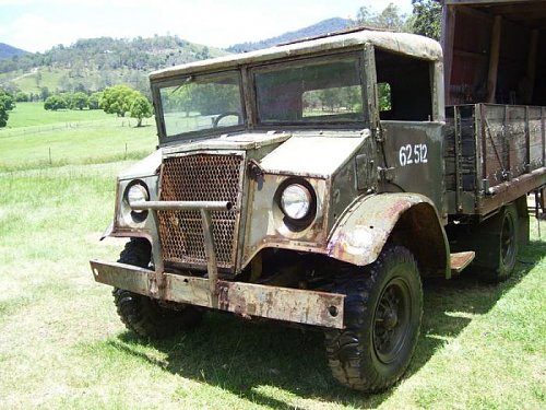 Click image for larger version

Name:	C15 1942 Blitz ex army truck,4X2_Dec2011_.jpg
Views:	25
Size:	71.2 KB
ID:	45430