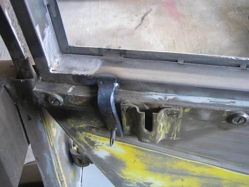 Click image for larger version

Name:	68 RIGHT DOOR  14-02-2012.jpg
Views:	24
Size:	45.9 KB
ID:	47740