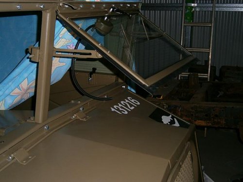 Click image for larger version

Name:	Windscreen finished - passenger 2.jpg
Views:	35
Size:	40.0 KB
ID:	50182