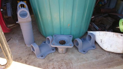Click image for larger version

Name:	Front Drive Shaft parts.jpg
Views:	5
Size:	49.5 KB
ID:	65280