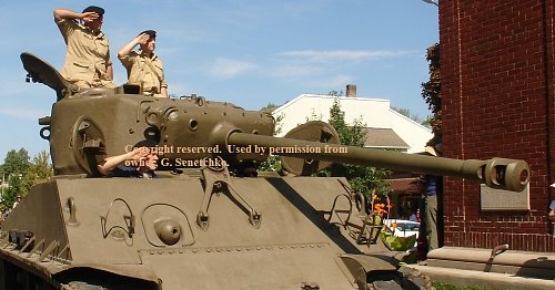 Sherman war memorial salute NOTL 27 August 2016 copyright.jpg