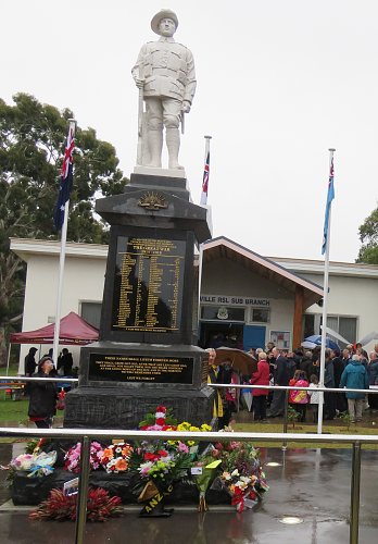 Click image for larger version

Name:	Anzac Day 2017 119ab.jpg
Views:	3
Size:	251.4 KB
ID:	90255