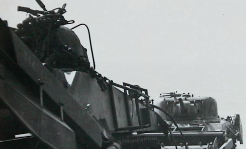 Click image for larger version
Name: dezb 39989 cropped.JPG
Views: 4
Size: 47.4 KB
ID: 97899