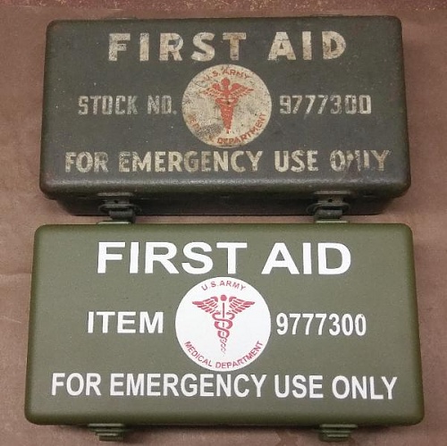 U.S._WWII_1944_and_1945_Vehicle_First_Aid_Kit-600x599.jpg