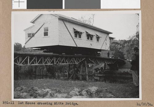 Click image for larger version

Name:	70501584  Moving weatherboard house from Tallangatta to Bolga.jpg
Views:	28
Size:	72.2 KB
ID:	78357