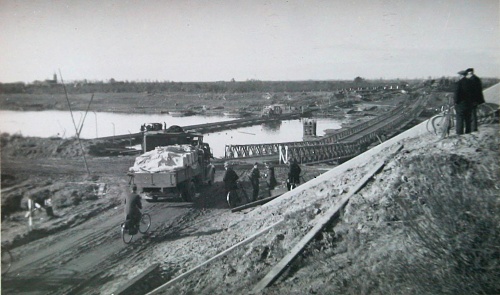 Click image for larger version
Name: FO043352.jpg
Views: 1
Size: 258.9 KB
ID: 132308