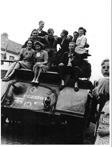 Click image for larger version

Name:	12 sept 19444 holland.jpg
Views:	13
Size:	107.6 KB
ID:	105306