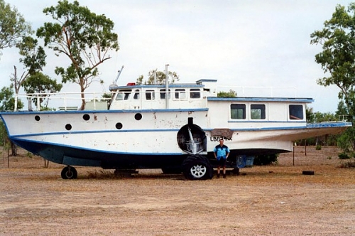 cat-houseboat-vhbri-2003-fogg-resized.jpg