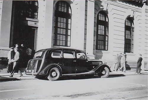 macarthur staff car2.jpg