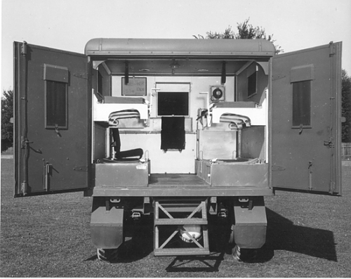 8443 Winterized ambulance 3-ton 13 cab 908-271042.jpg