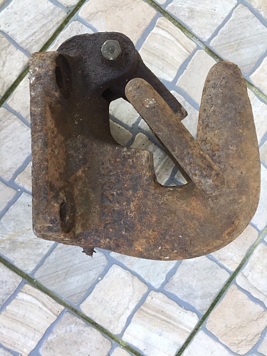 limber towing hook.JPG