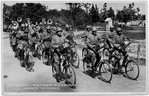 dutch cyclist music corps 1939.jpeg