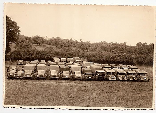 Click image for larger version

Name:	British trucks in use by the German Army Amb unit ww2 jpg.jpg
Views:	186
Size:	76.7 KB
ID:	19639