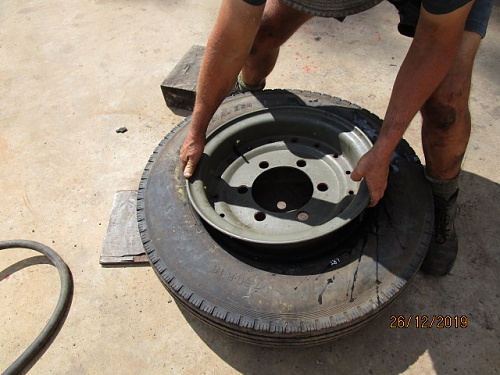 Click image for larger version

Name:	LRT 18 inch rim fit outer rim to tyre 12 2019.JPG
Views:	1
Size:	137.4 KB
ID:	111096