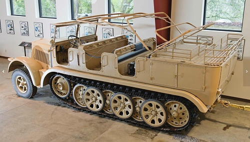 Click image for larger version

Name:	8-ton Half-Track Sd.Kfz. 7 (KM m11).jpg
Views:	2
Size:	411.3 KB
ID:	118747