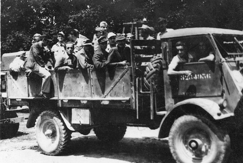 wot 6 L6170621.  truck. kb. German pows. 1.jpg