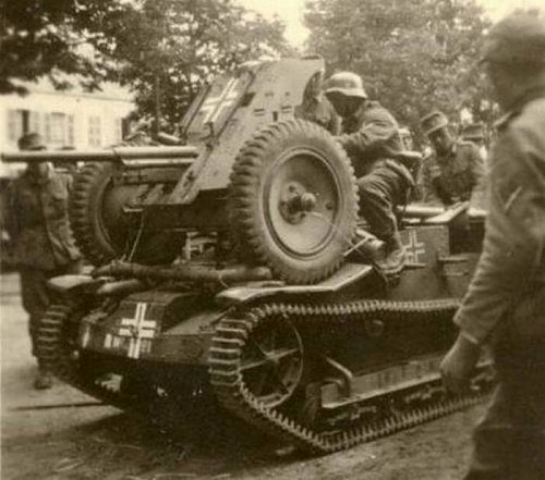 CV33 and PAK 3536.jpg