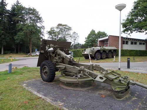 Click image for larger version

Name:	SAM_3416 25-pdr Oranjekazerne Holland.jpg
Views:	9
Size:	101.5 KB
ID:	69583