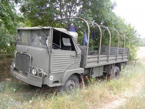 Click image for larger version

Name:	Simca_truck_(1) - Copy.jpg
Views:	2
Size:	96.8 KB
ID:	65355