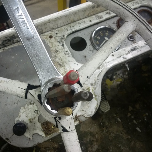 steering centre removal.jpg