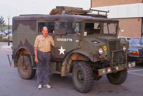 Click image for larger version

Name:	S79-19 Saying goodbye to John Marchant and his HUW at Portsmouth, 9 June 1984 copy.jpg
Views:	2
Size:	97.4 KB
ID:	131747