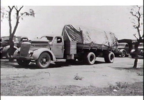 Click image for larger version

Name:	1938 D50 Series International truck driven David Magarey. No.357..jpg
Views:	48
Size:	85.3 KB
ID:	41793