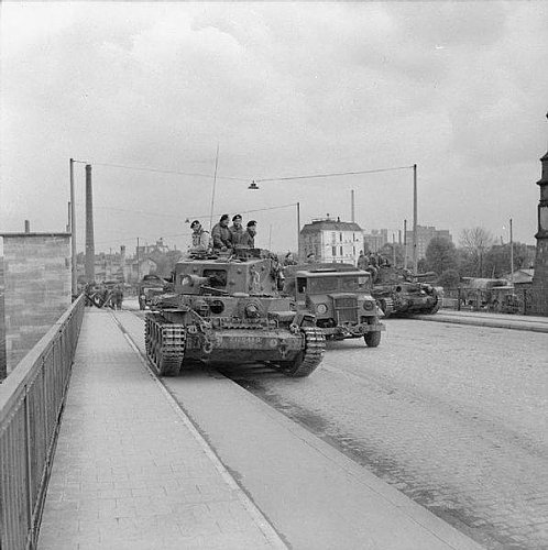 Click image for larger version

Name:	Cromwell tanks of 7th Armoured Division in Hamburg.jpg
Views:	24
Size:	42.0 KB
ID:	73419