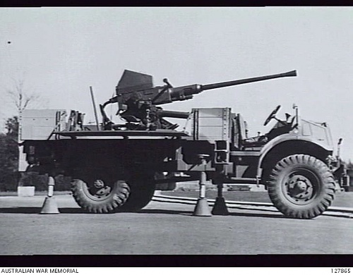 Australian Ford self propelled bofors.jpg