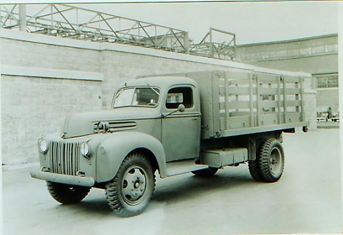 ford conventional stake model 2G8T - 01.jpg
