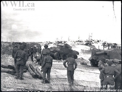 SFR WW2 Sherman on Nan White beach Normandy 6jun44.jpg