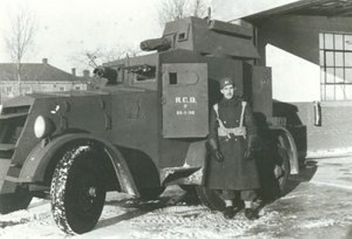 Interwar armoured car prototype.jpg