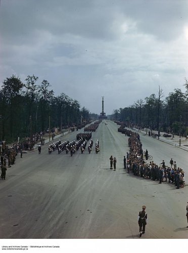 Tank parade e010750401-v8.jpg