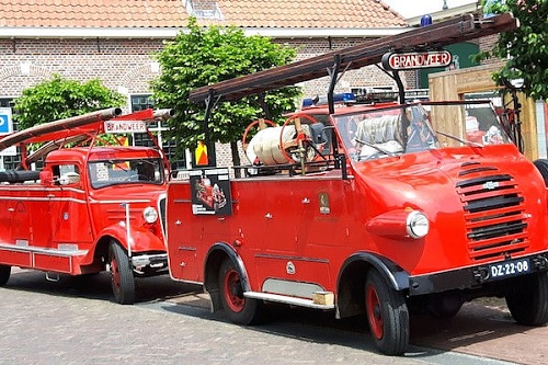 Click image for larger version

Name:	brandweer-borculo-oude-brandweerwagens.jpg
Views:	1
Size:	93.5 KB
ID:	133427