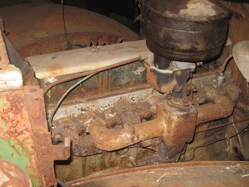 1940 Chevrolet Engine 002.jpg