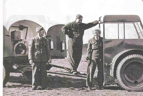 RAF Tractor & ground crew[1].jpg
